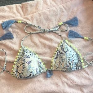 Victoria’s Secret print bikini top size small